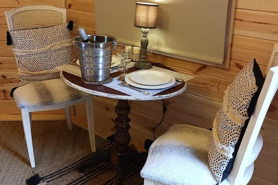 Cabane romantique avec Spa privé près de Saint-Émilion Chalet in Occitanie