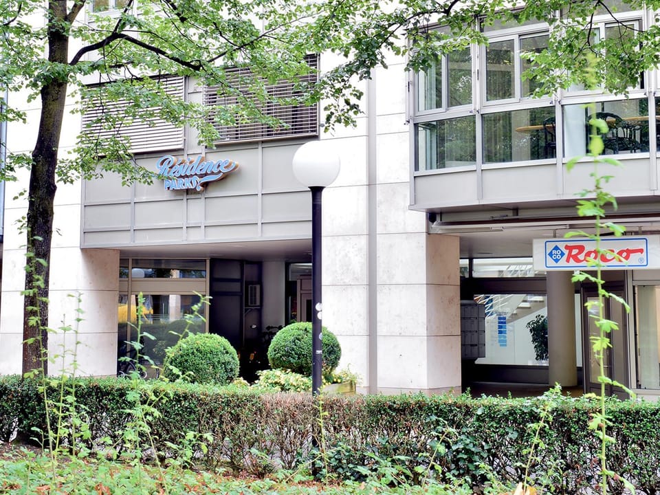 Property building, Day
