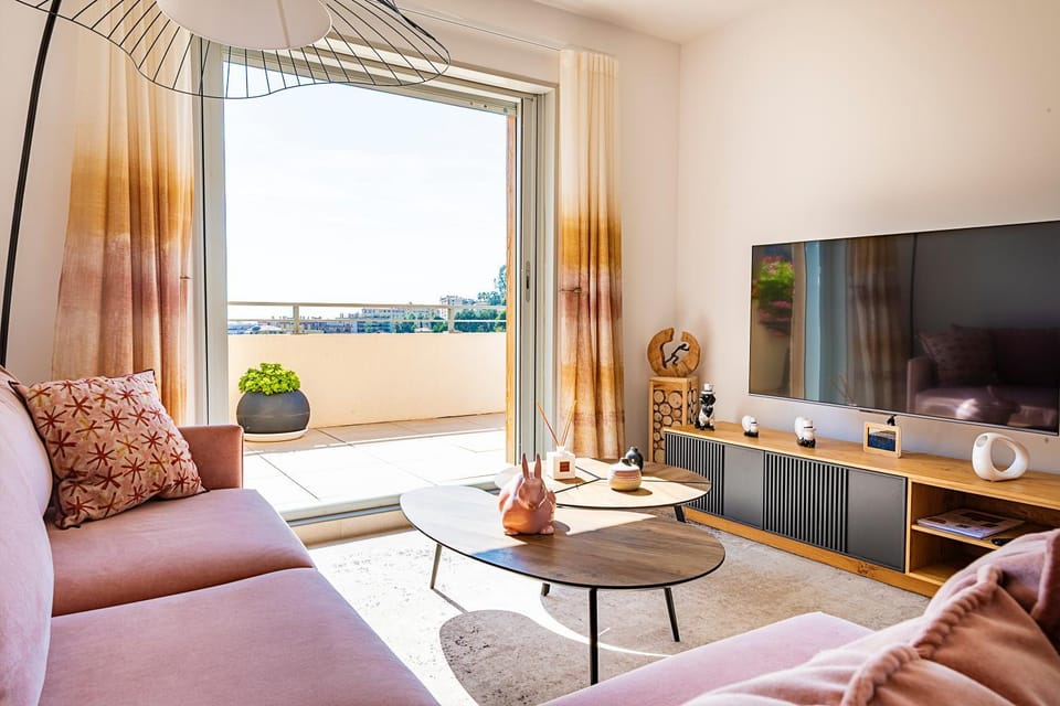 TV and multimedia, Balcony/Terrace, Living room, Seating area, heating, internet, air conditioner