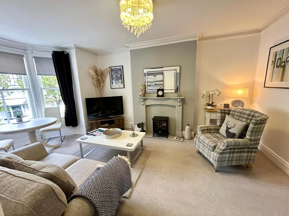 Willesden, Apartment 1, A beautifully furnished one bedroomed apartment in the heart of Llandudno Apartment in Llandudno