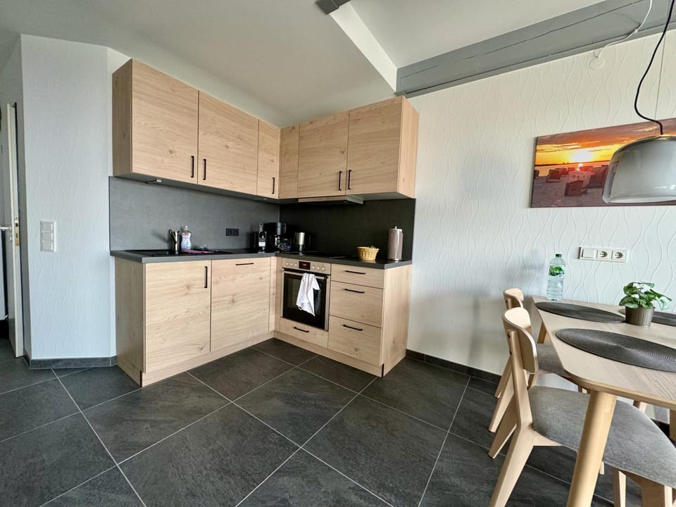 Kitchen or kitchenette, dishwasher