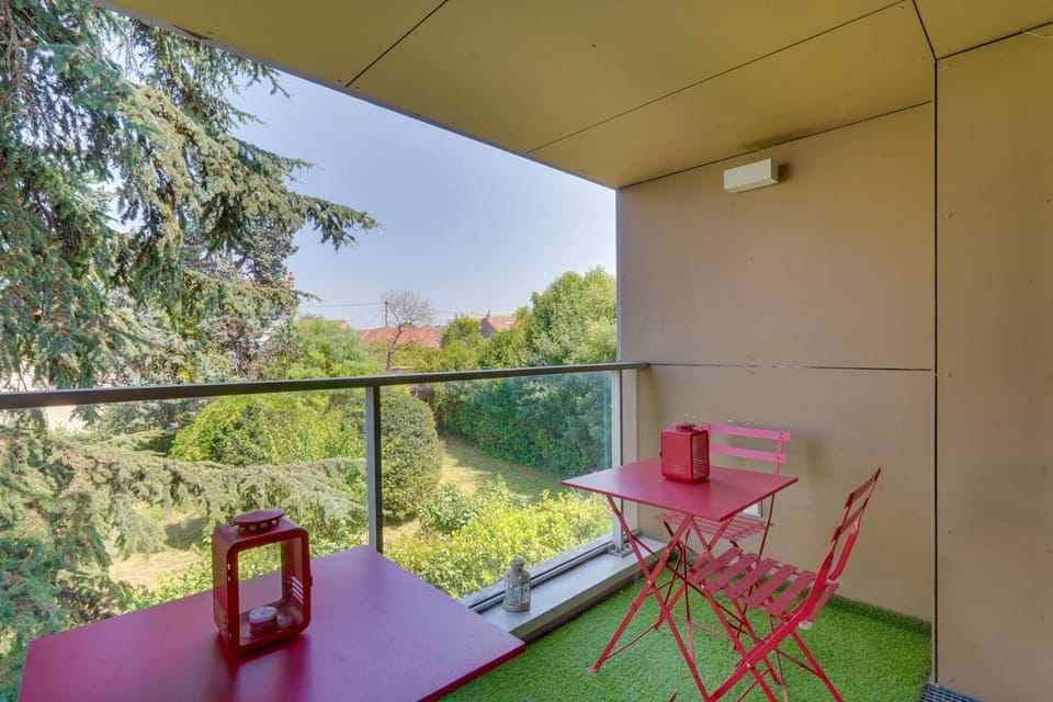 Balcony/Terrace, Garden view