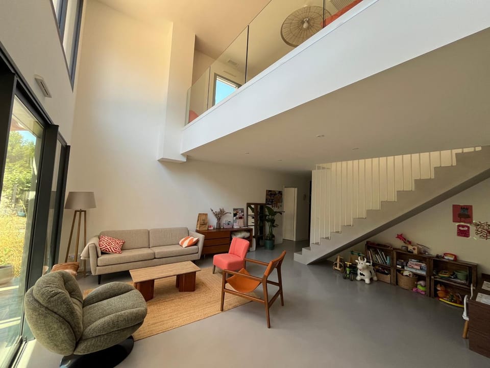 Living room, Seating area