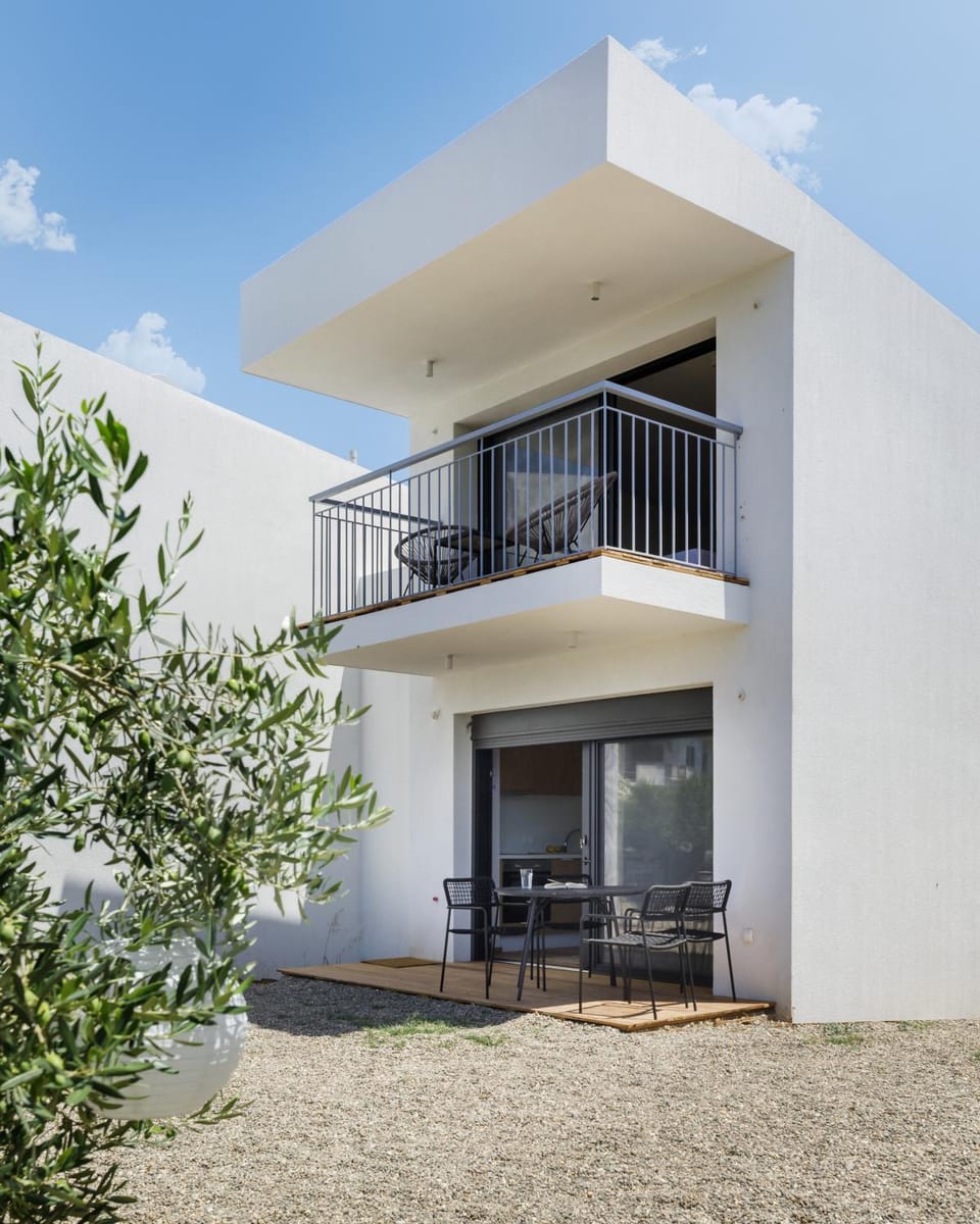 Property building, View (from property/room), Balcony/Terrace