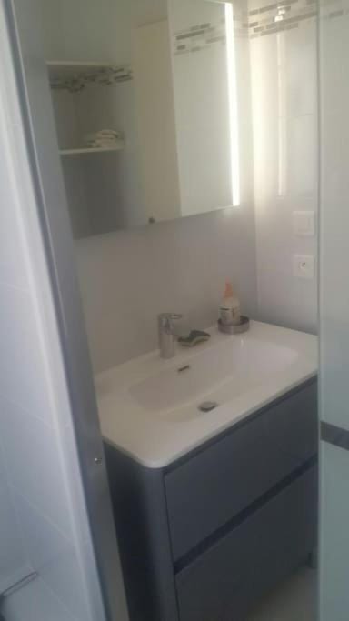 STUDIO VUE MER 28m2 200M DE LA PLAGE Apartment in Nice