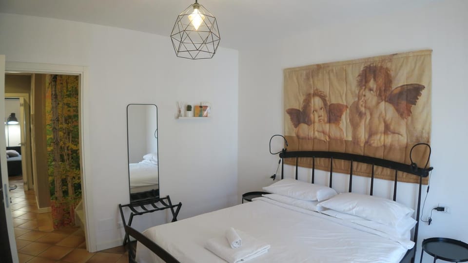 COSY Room & Bath & Kitchen Near COMO House in Lombardy