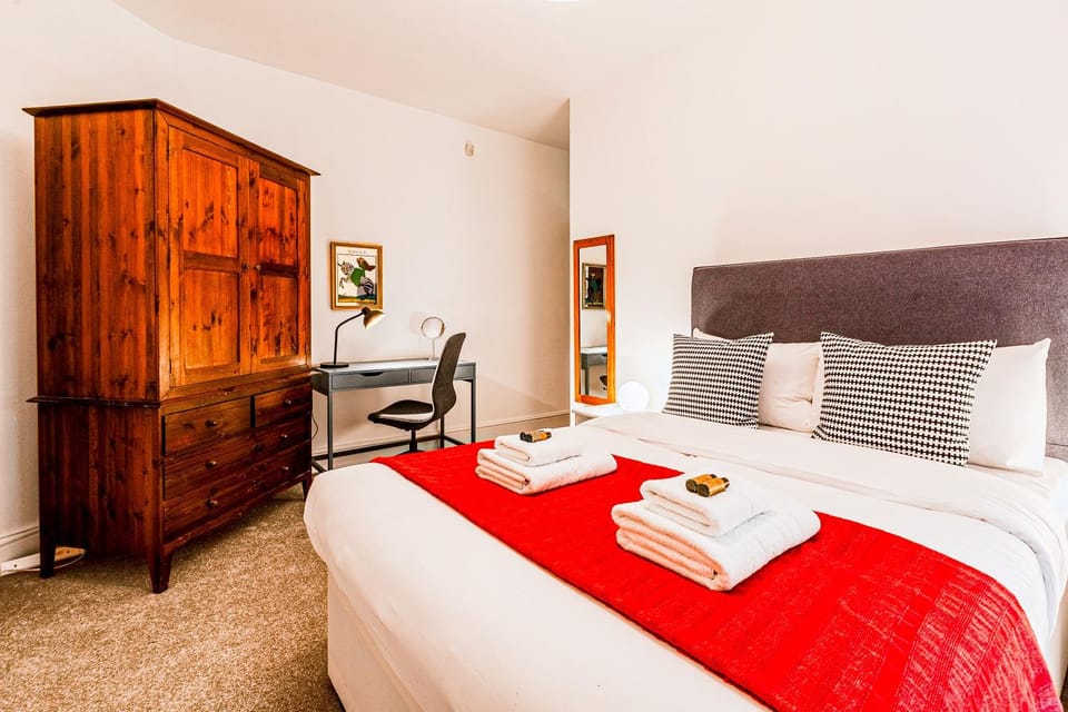 Bed, Bedroom