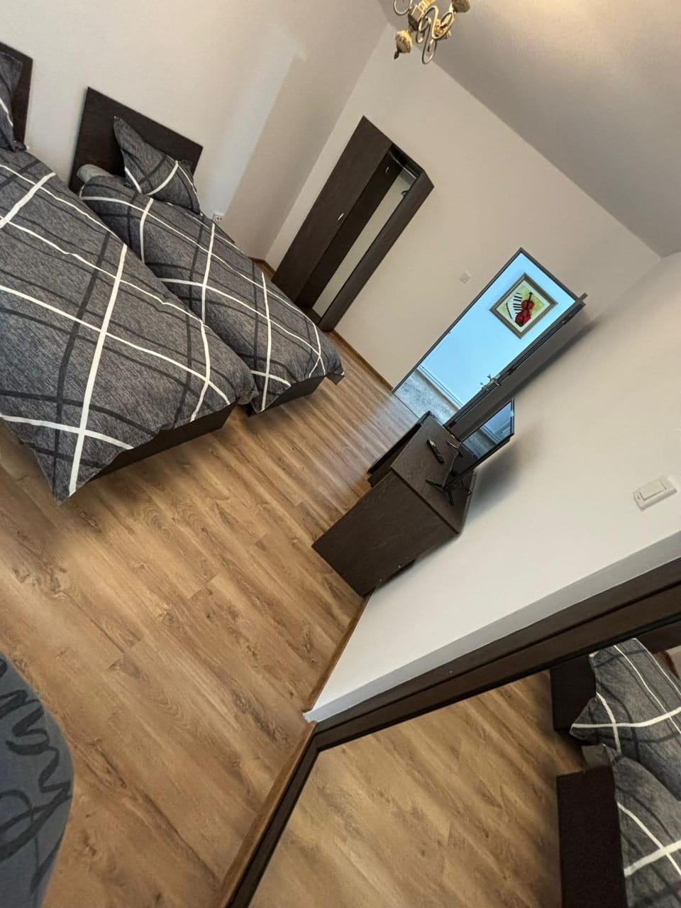 TV and multimedia, Photo of the whole room