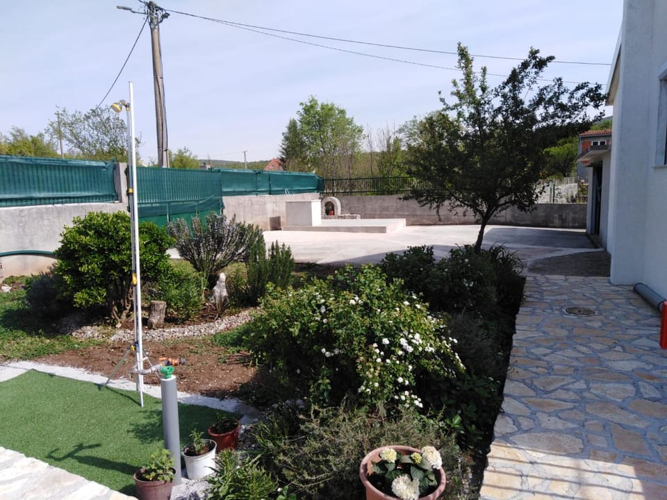 Guest house Tamy - with jacuzzi House in Split-Dalmatia County