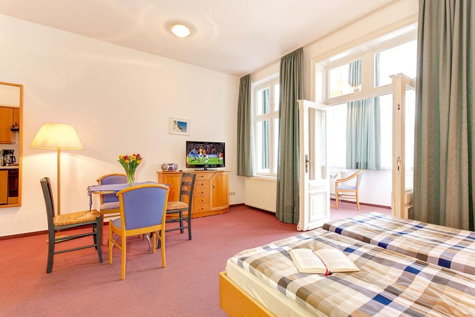 Villa Idyll, Haupthaus, Whg 657 Apartment in Sellin