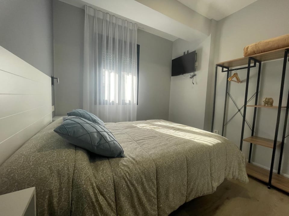 Bed, TV and multimedia, Bedroom, wardrobe
