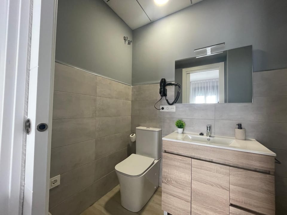 Shower, Bathroom, hair dryier