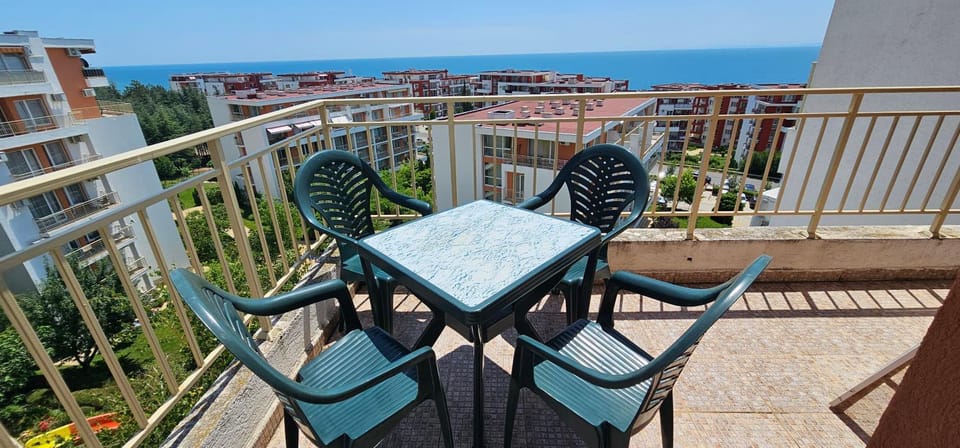 Natural landscape, View (from property/room), Balcony/Terrace, Seating area, Sea view