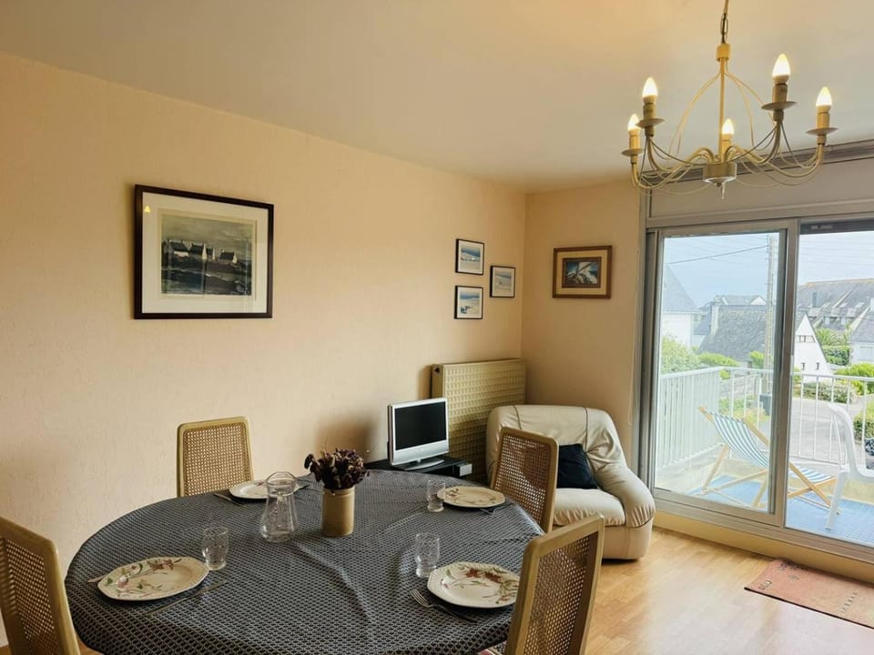 3 pièces centre ville, 4 min à pied plage, parking, wifi Apartment in Quiberon