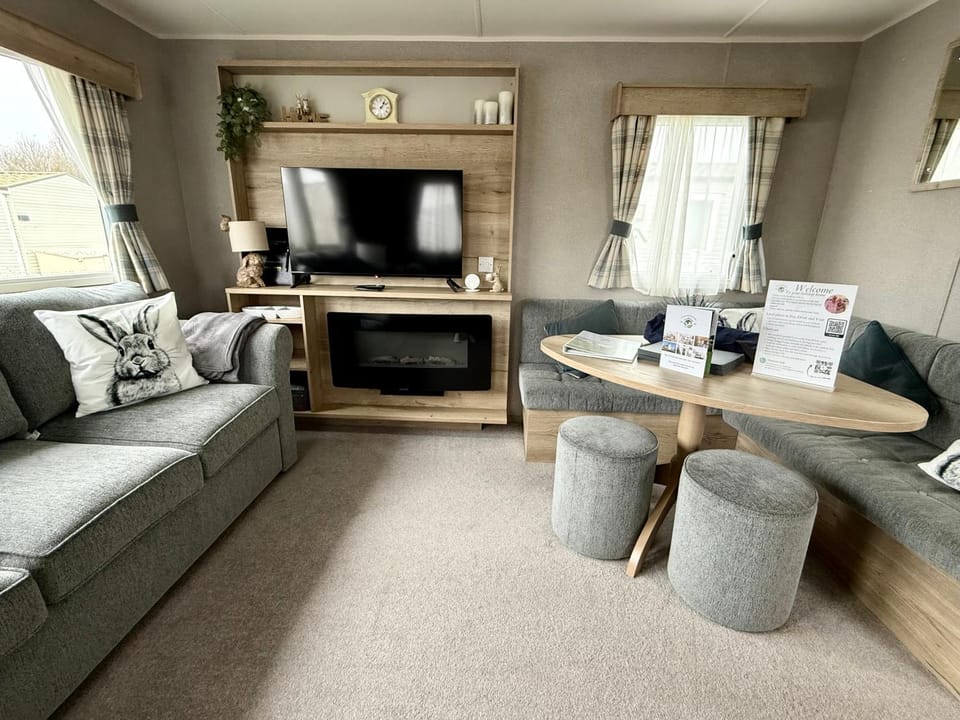 Bunny's Burrow Campground/ 
RV Resort in Cotswold District