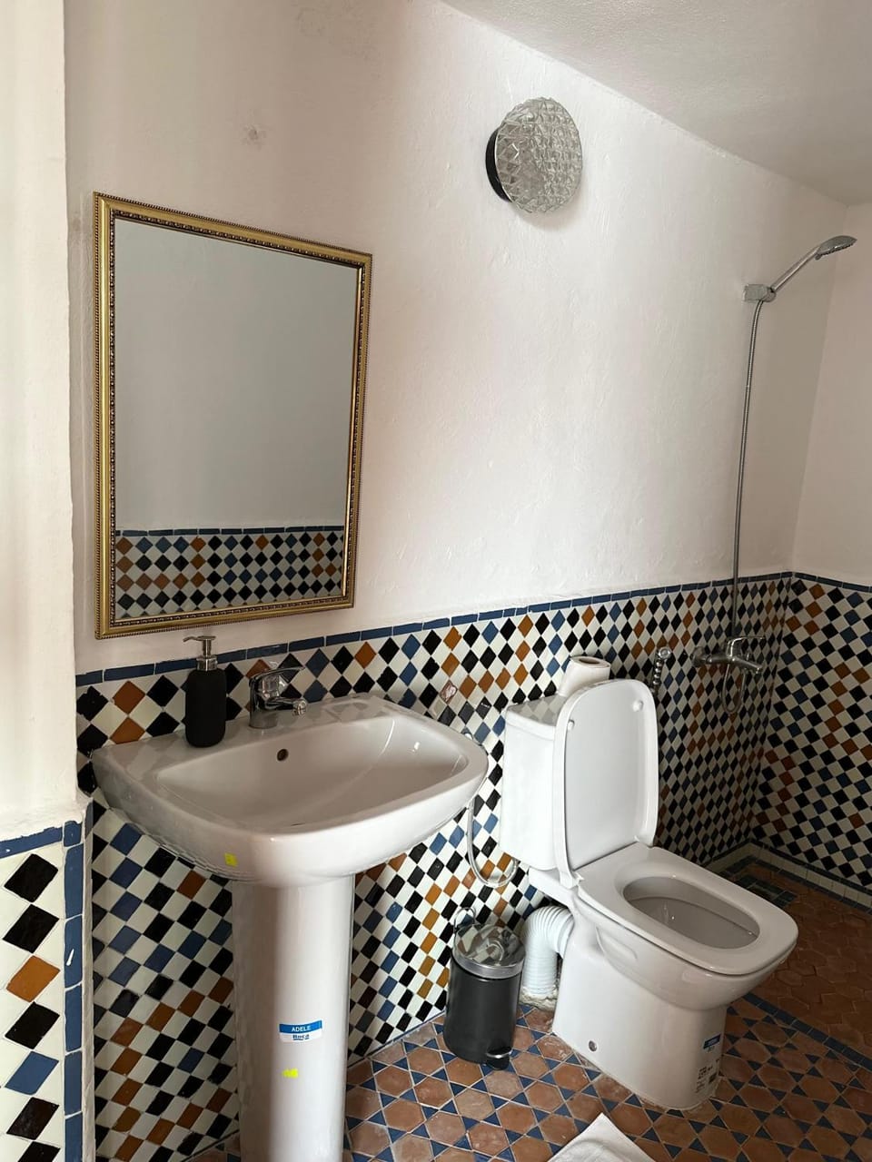 Toilet, bidet