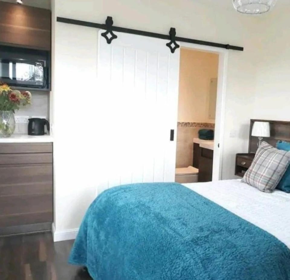 The Wee Stay - Lazy Spa with guest suite and outside Kitchen House in Scotland