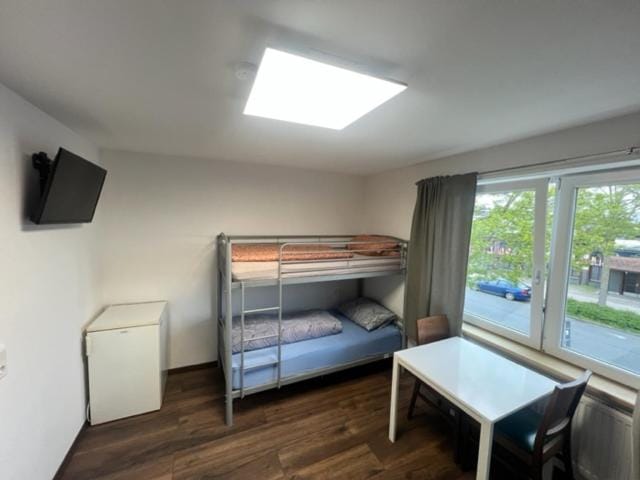 Bed, TV and multimedia, Photo of the whole room, Bedroom, bunk bed