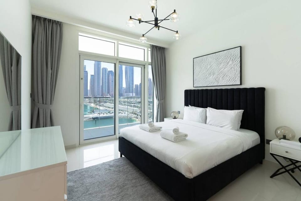 2 BR Private Beach Access & Marina View Apartment in Dubai