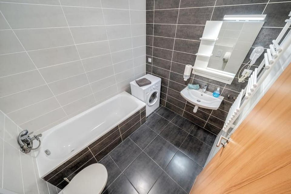 Toilet, Bath