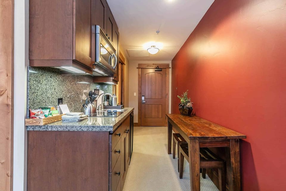 Catamount Lodge 201 by East West Hospitality Apartment in Northstar Drive