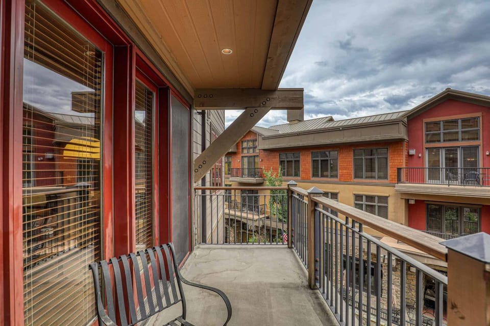 Catamount Lodge 201 by East West Hospitality Apartment in Northstar Drive