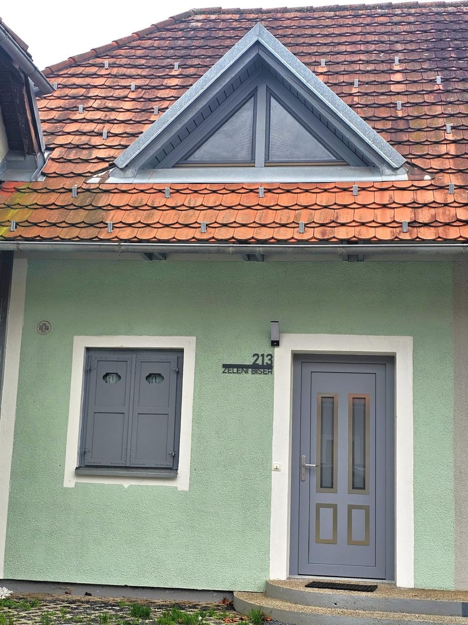 Facade/entrance