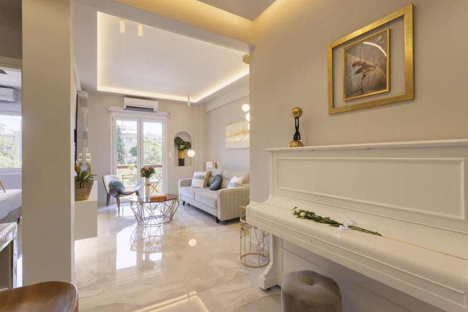 Communal lounge/ TV room, Living room
