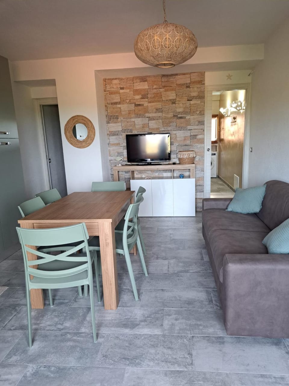 Living room, Dining area