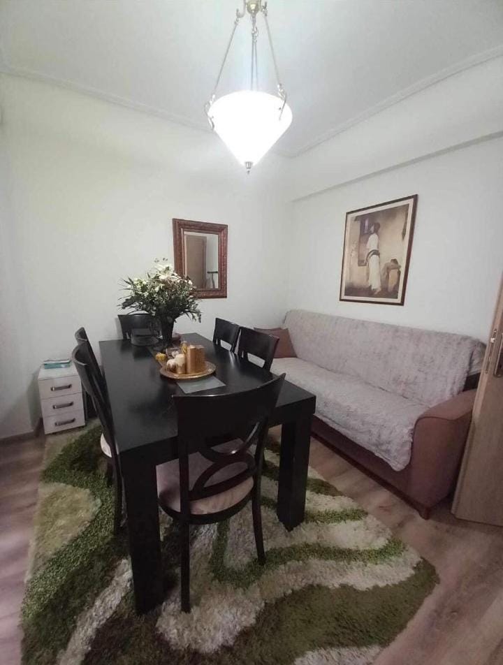 Food and drinks, Photo of the whole room, Seating area, Dining area, Food