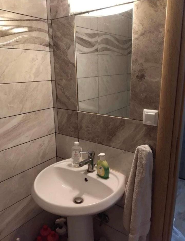 Bathroom, towels