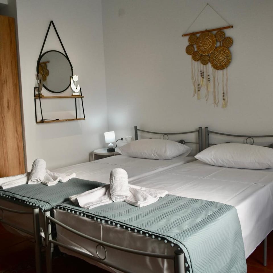A tiny studio House in Halkidiki