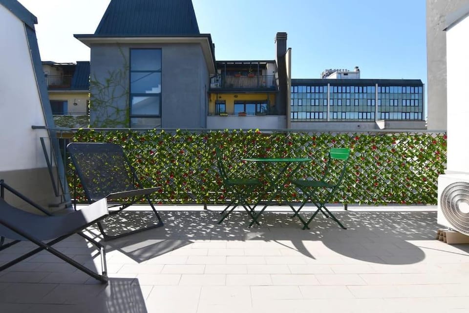 Property building, View (from property/room), Balcony/Terrace