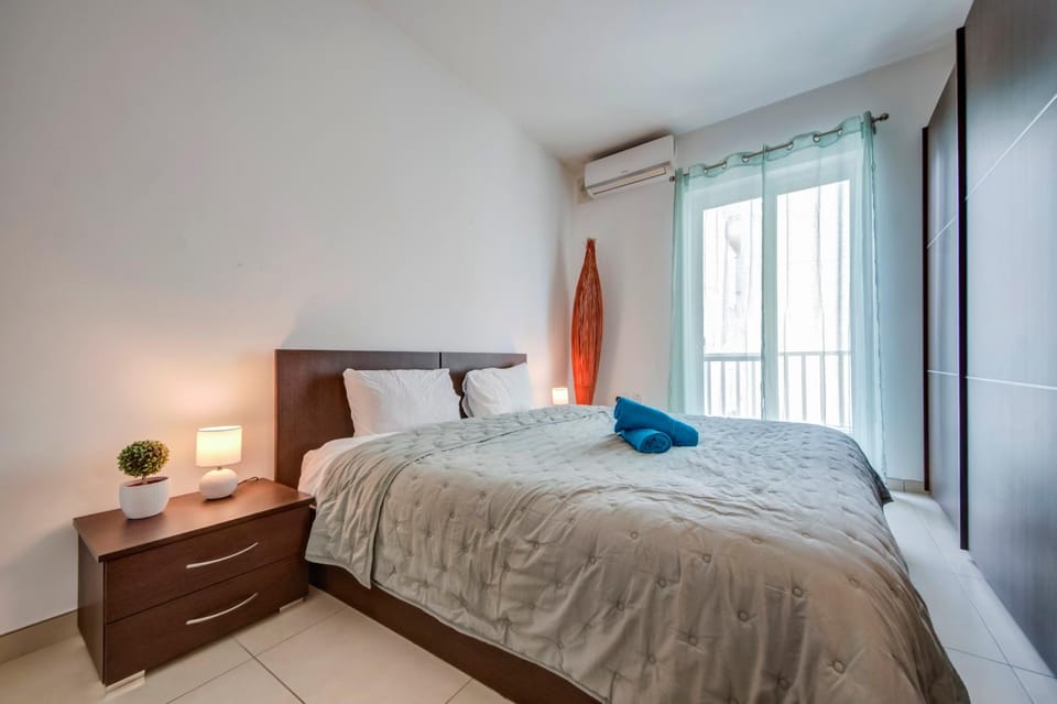 2 Bedroom Apartment with Balcony in St Julians, Paceville, Apt 5 By Vaganza Apartment in Saint Julians