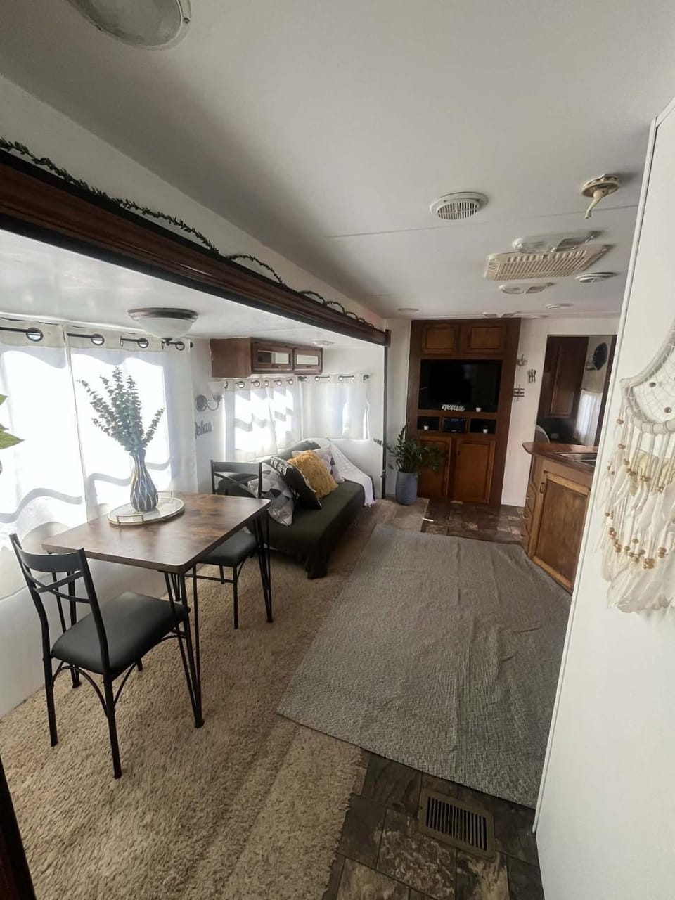 Living room, Dining area