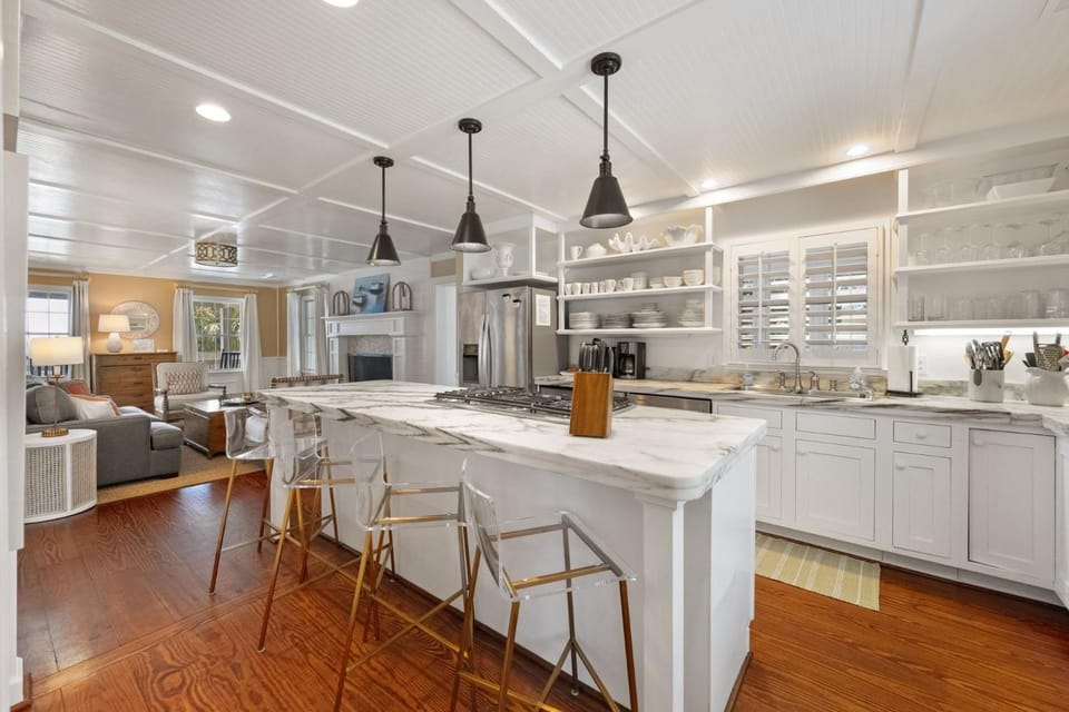 Relax and Enjoy the Spectacular Views in this Picturesque Home home House in South Carolina
