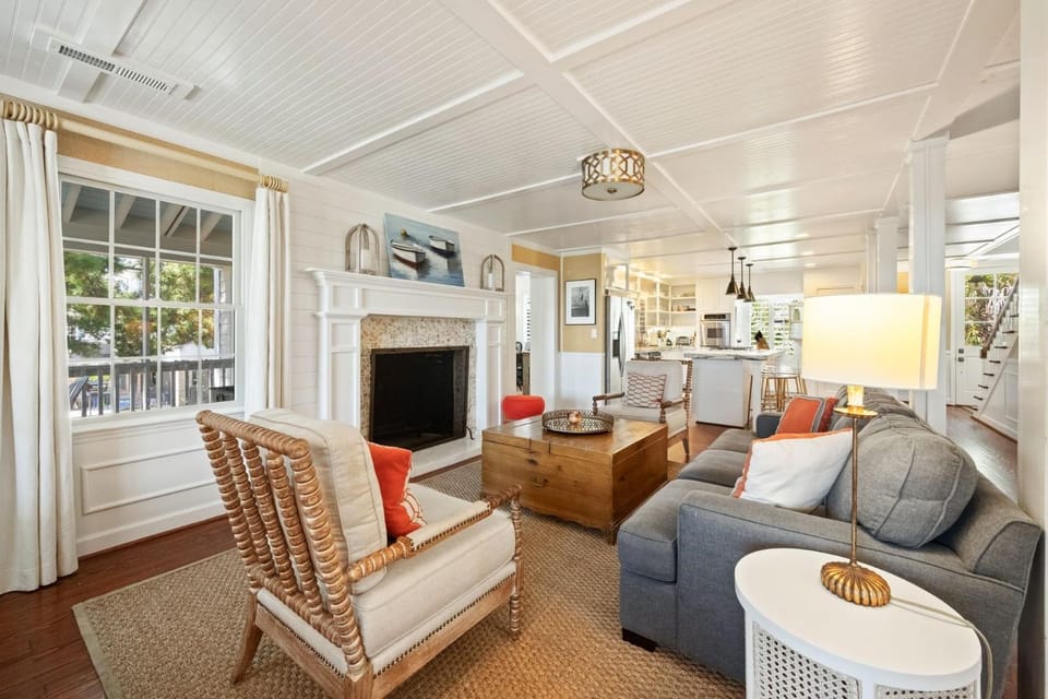 Relax and Enjoy the Spectacular Views in this Picturesque Home home House in South Carolina