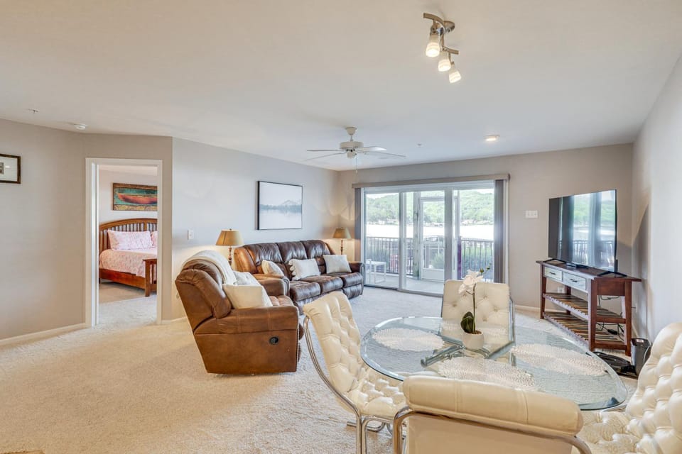Lake of The Ozarks Condo w/ Pool in Camdenton House in Ozark Mountains
