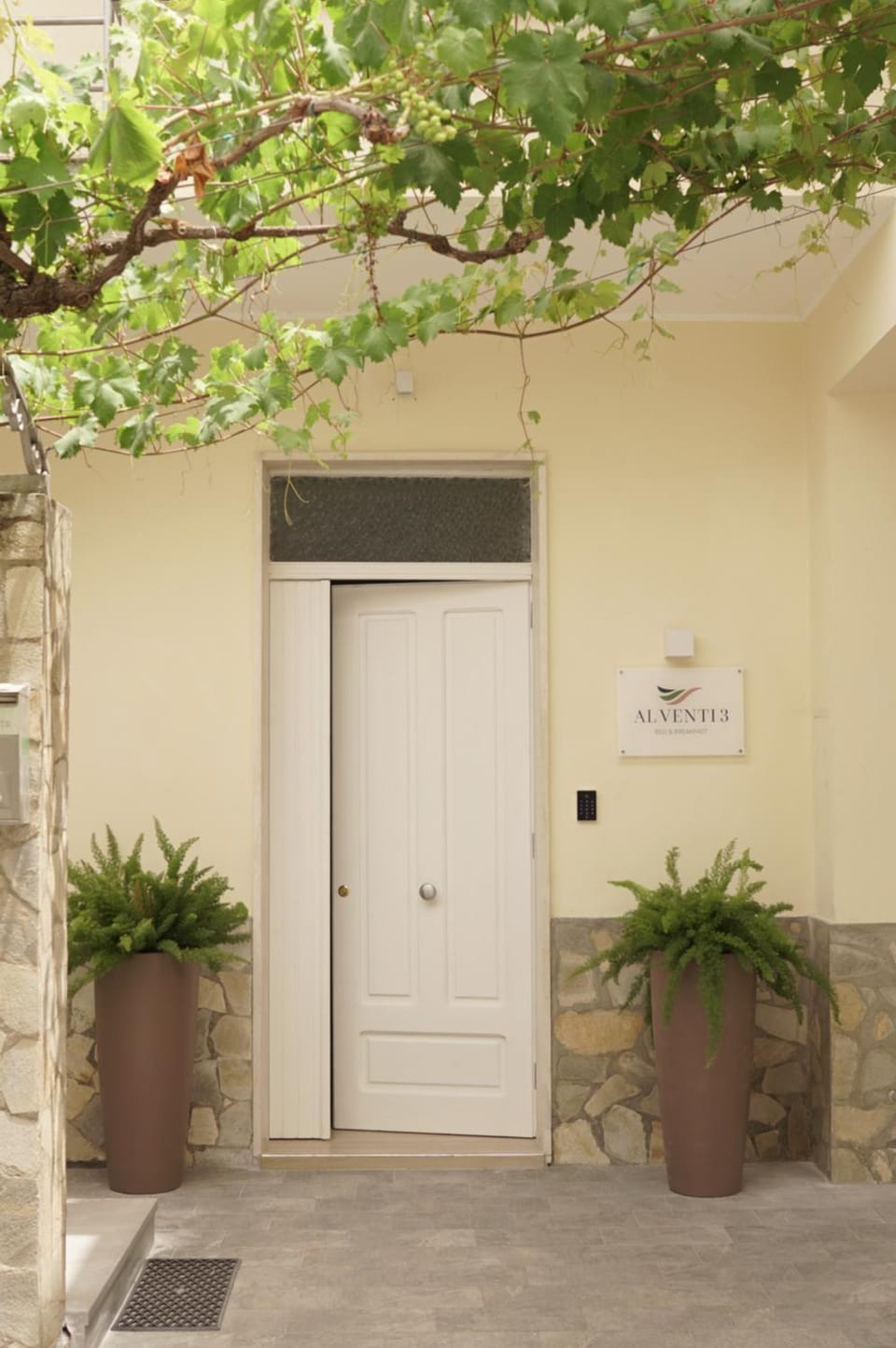 Property building, Facade/entrance