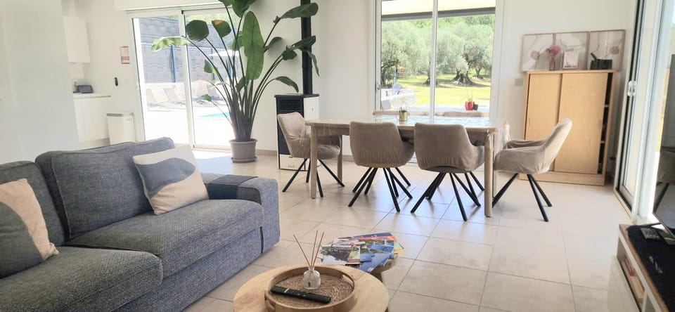 Villa des Oliviers climatisée avec Piscine privée Villa in Provence-Alpes-Côte d'Azur