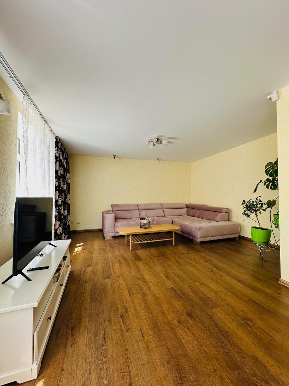 Rožu namu apartamenti Apartment in Latvia