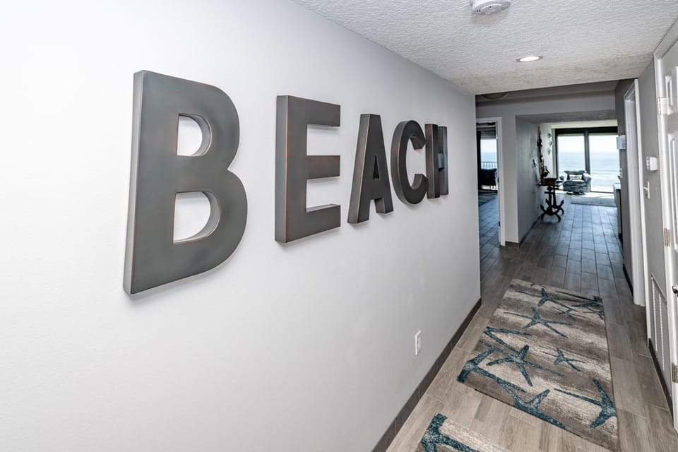 Sand Dollar 507 Penthouse Paradise House in Crescent Beach