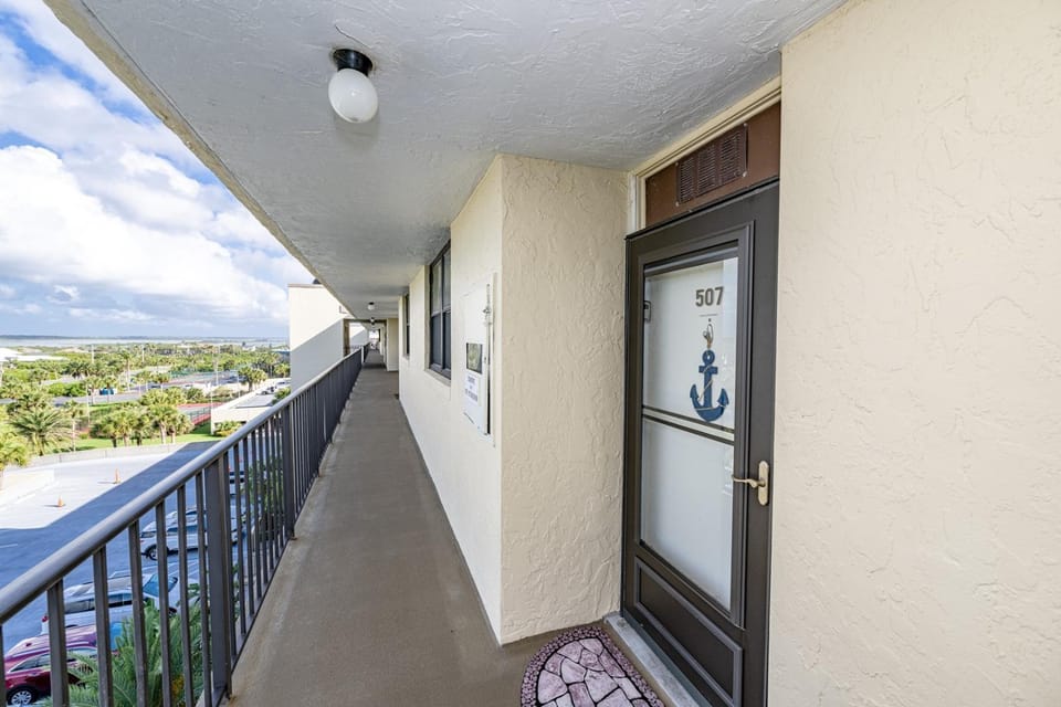 Sand Dollar 507 Penthouse Paradise House in Crescent Beach