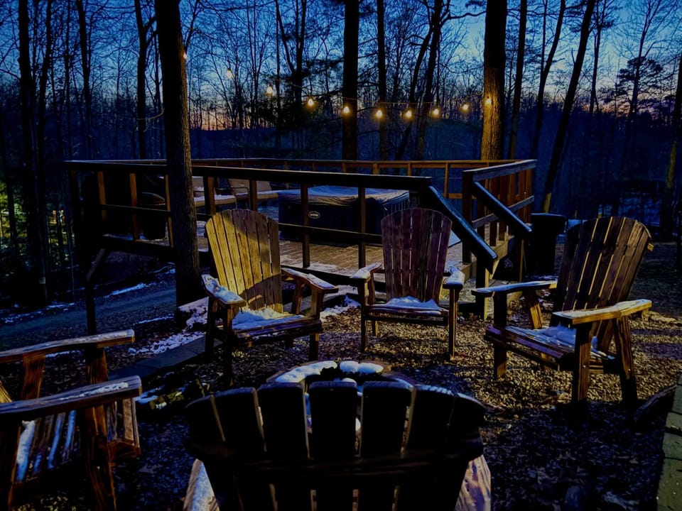 HOT TUB -Secluded Cabin Cave Run Lake and near Red River Gorge Cabin in Kentucky