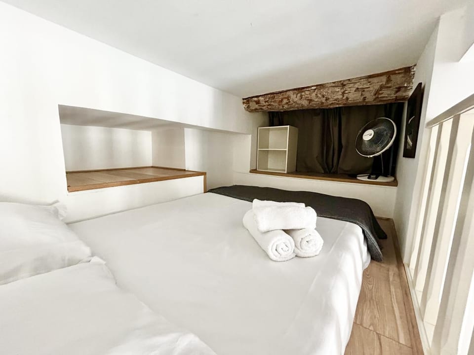 Bed, Bedroom
