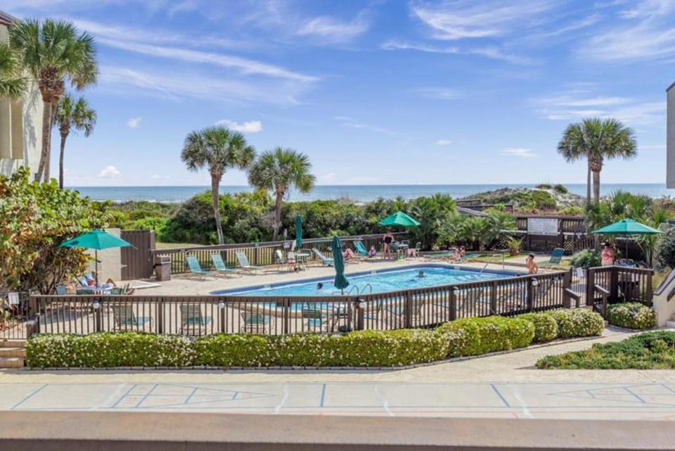Island House A104 - Direct Ocean Front House in Butler Beach