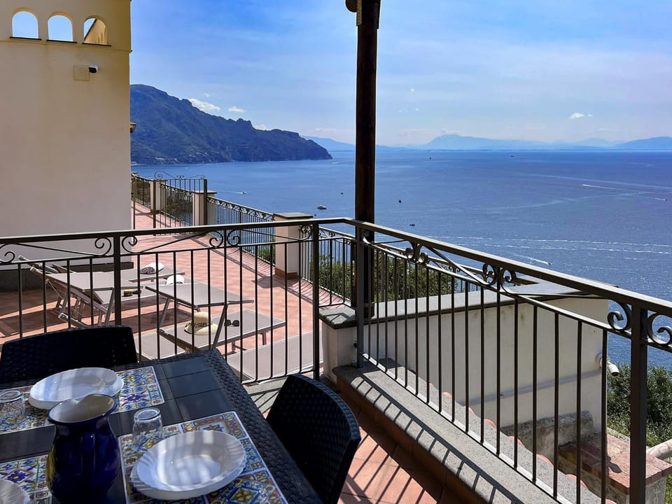 Patio, Natural landscape, View (from property/room), Balcony/Terrace, Seating area, Dining area, Sea view