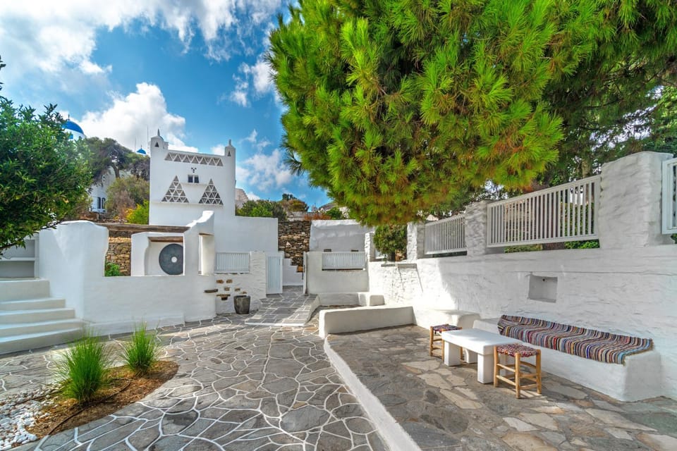 Rabagas Suites Luxury - In The Heart of Sifnos House in Milos