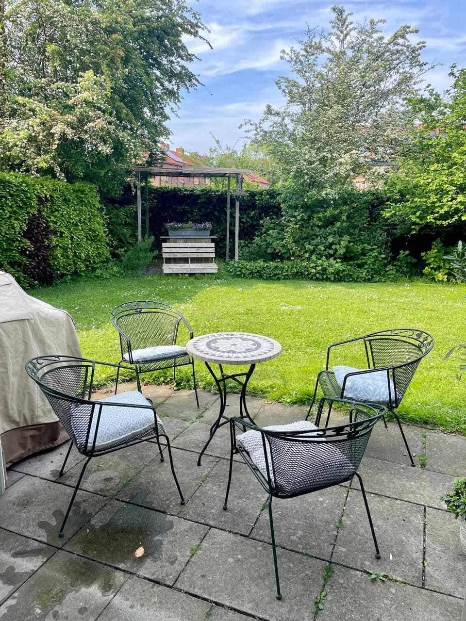 Garden, Seating area, Garden view