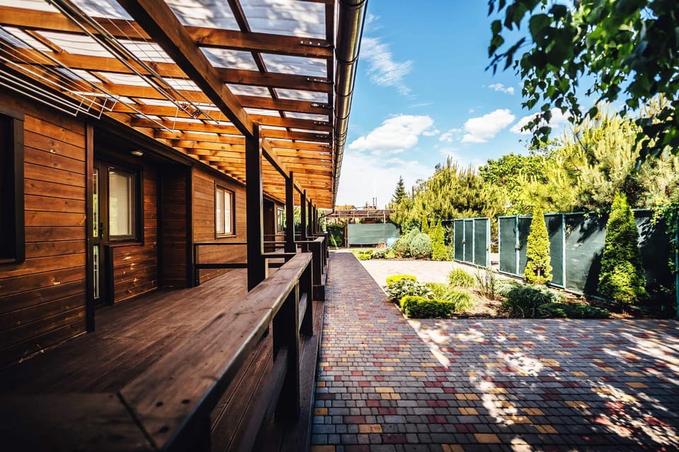 Property building, Day, Garden